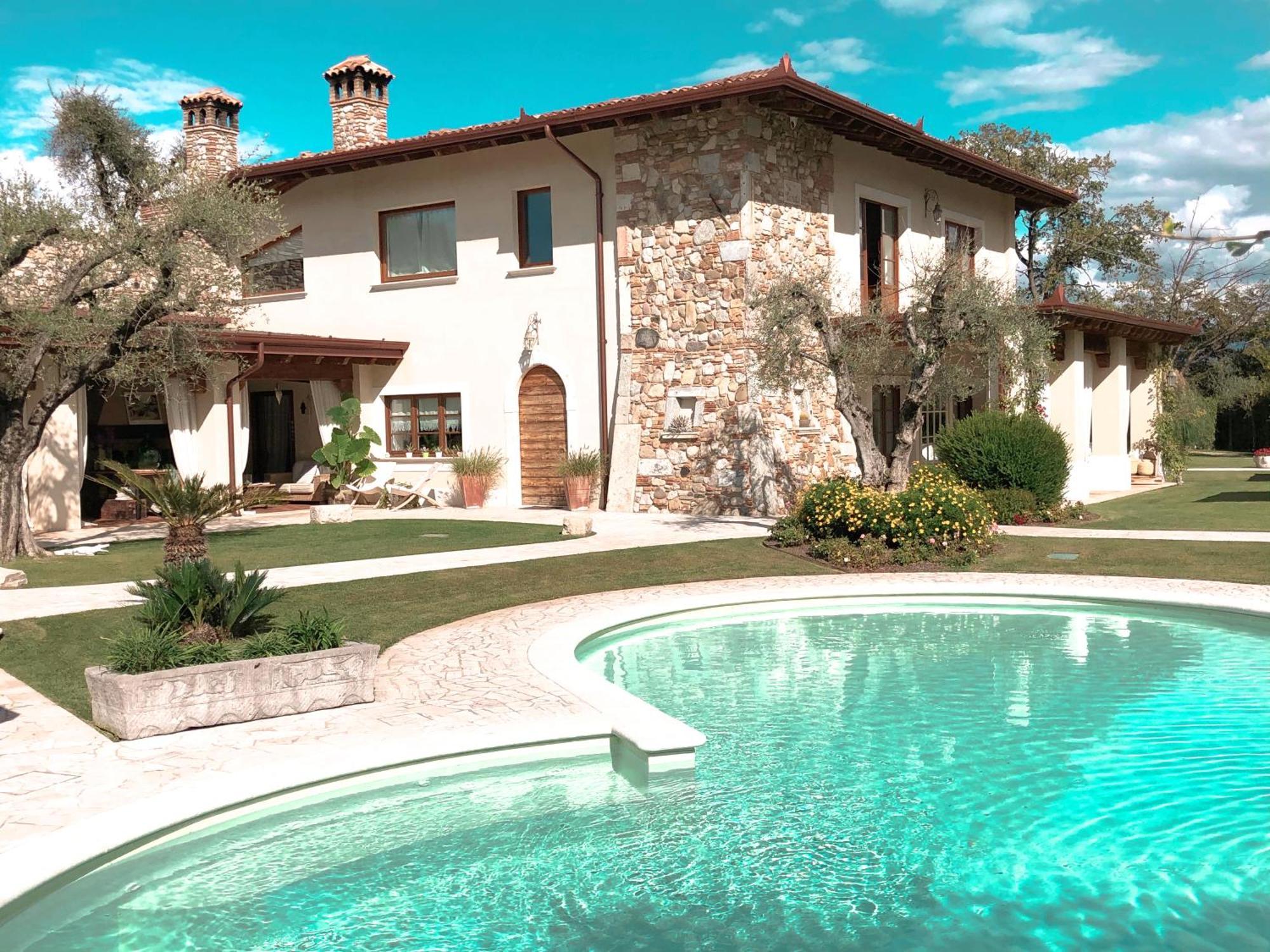 Villa Mario Resort Salo Exterior photo