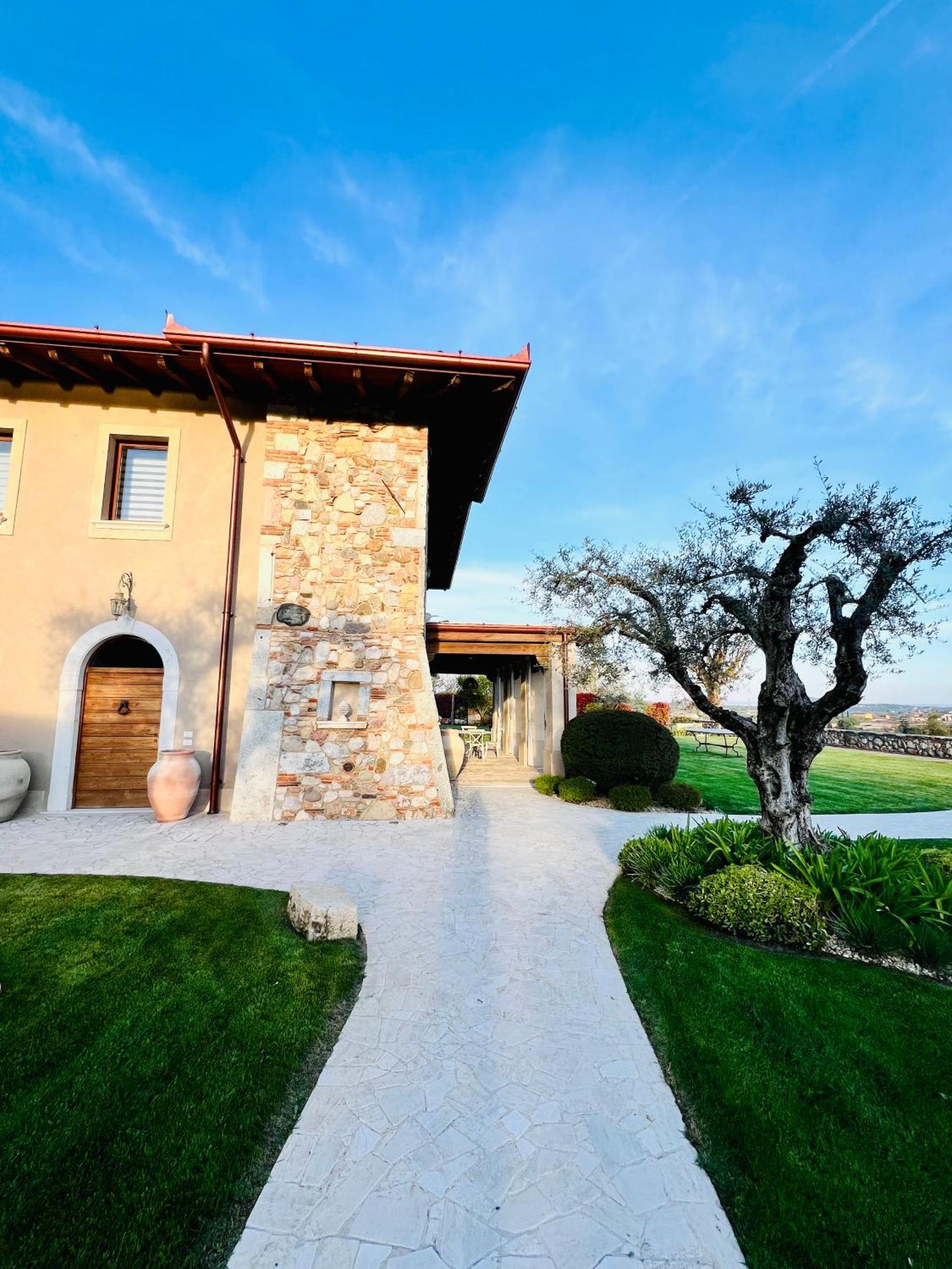 Villa Mario Resort Salo Exterior photo